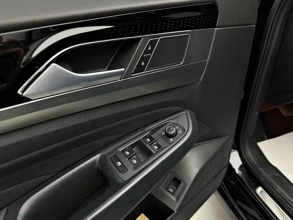 Volkswagen Passat 2024 330TSI Elite