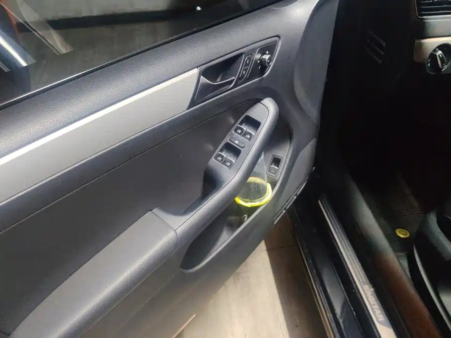 Volkswagen Sagitar — миниатюра 7