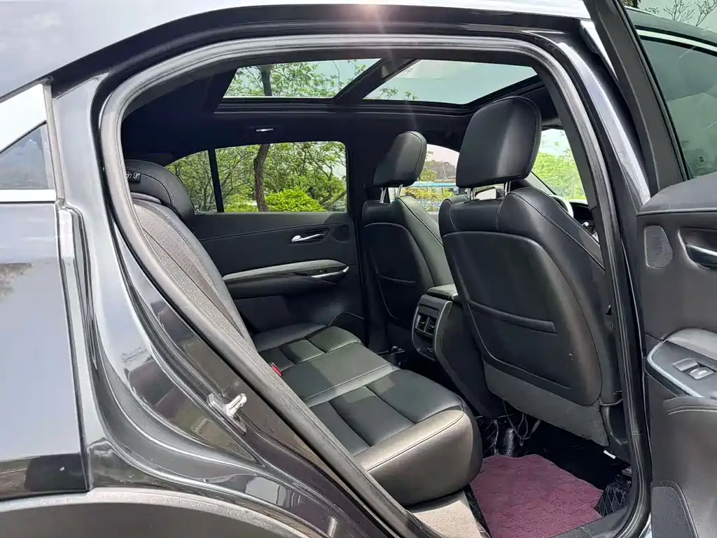 Cadillac XT4 — миниатюра 12