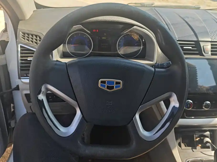Geely Emgrand — миниатюра 15