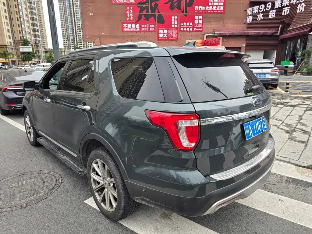 Ford Explorer (Import) — миниатюра 4