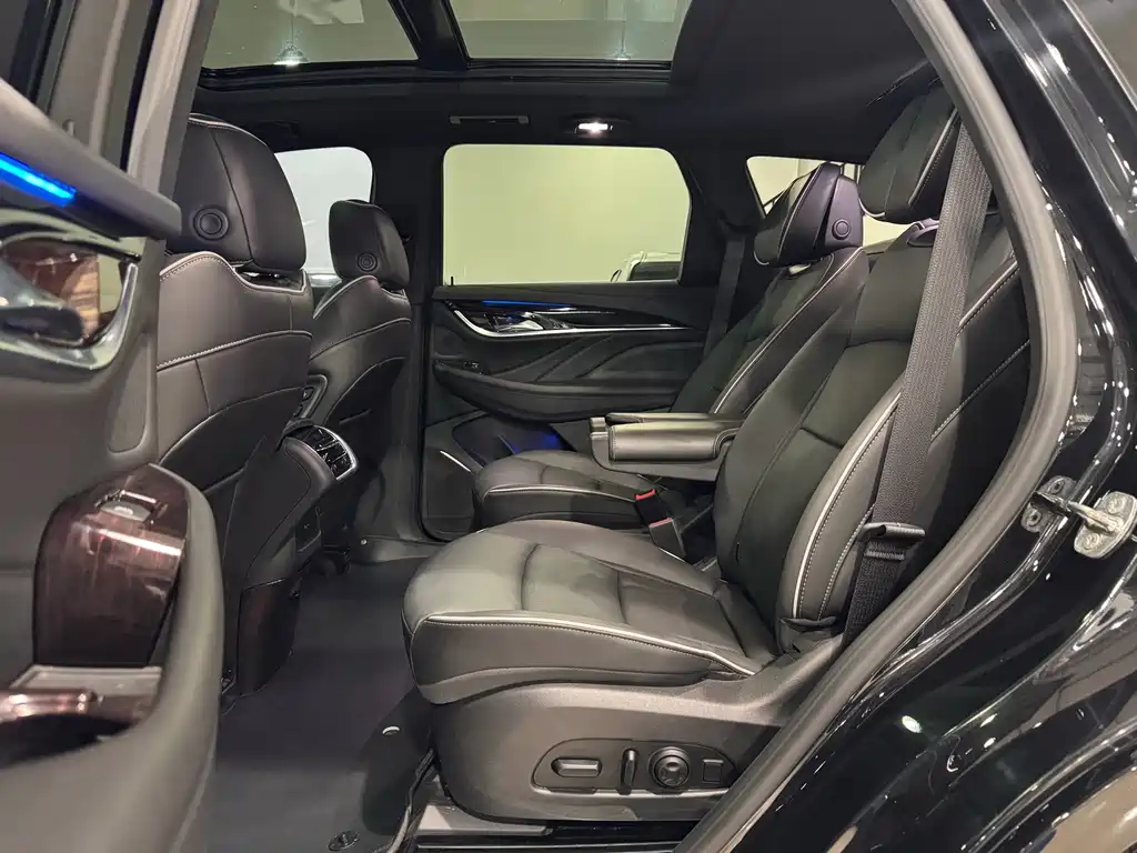 Buick Enclave — миниатюра 11