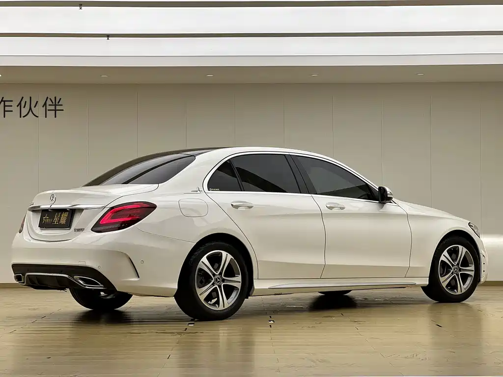 Mercedes-Benz C-Class — миниатюра 20