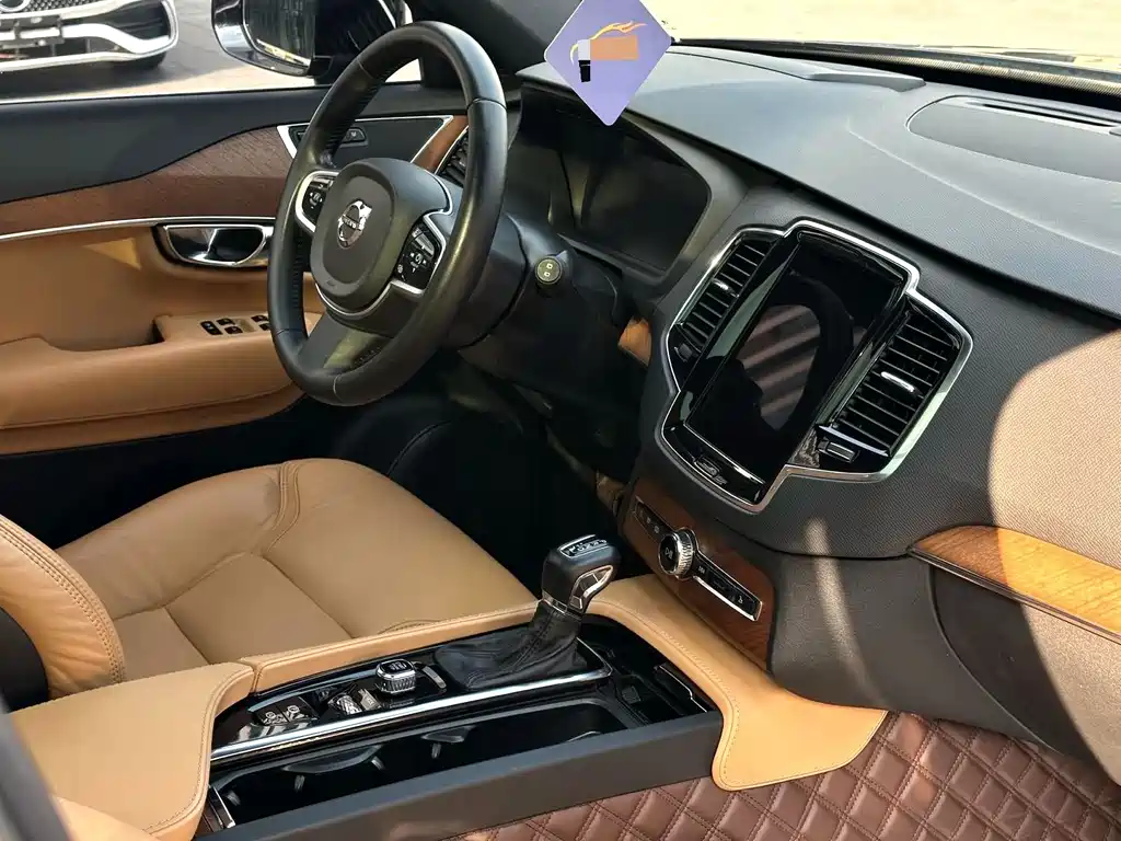 Volvo XC90 — миниатюра 11