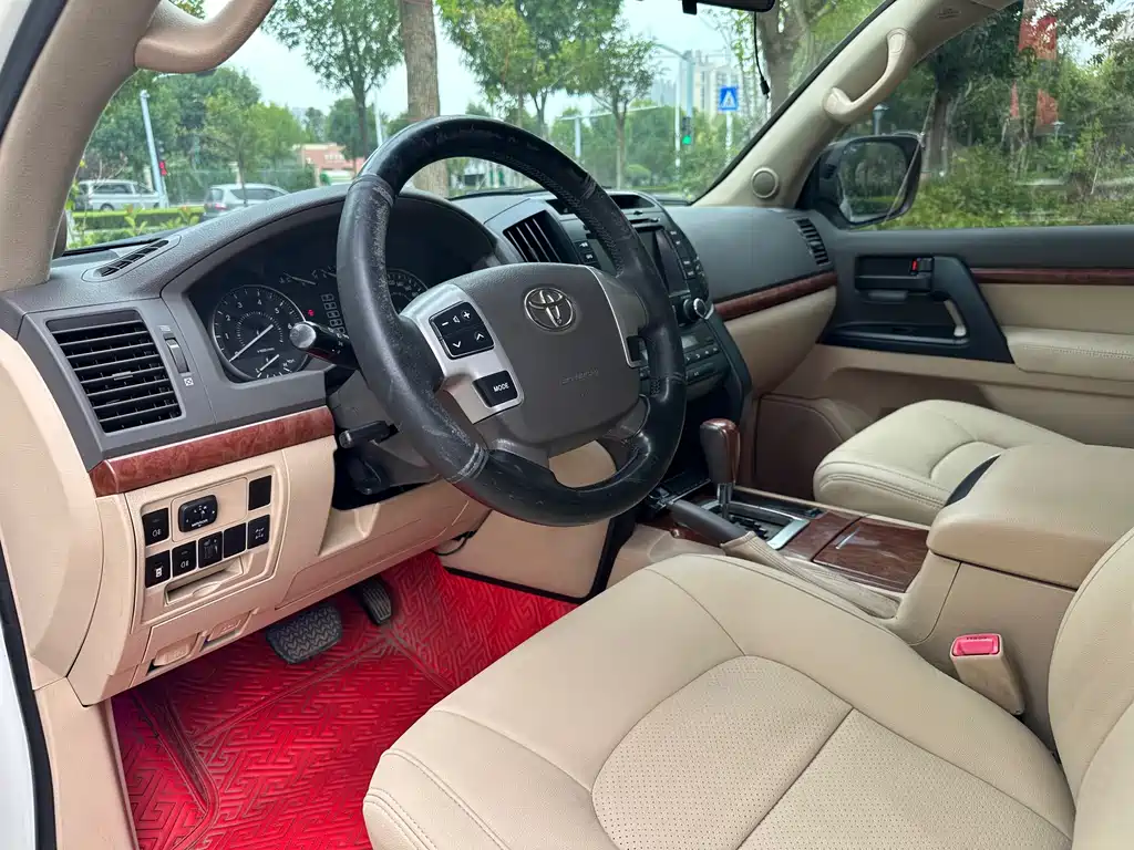 Toyota Land Cruiser — миниатюра 7