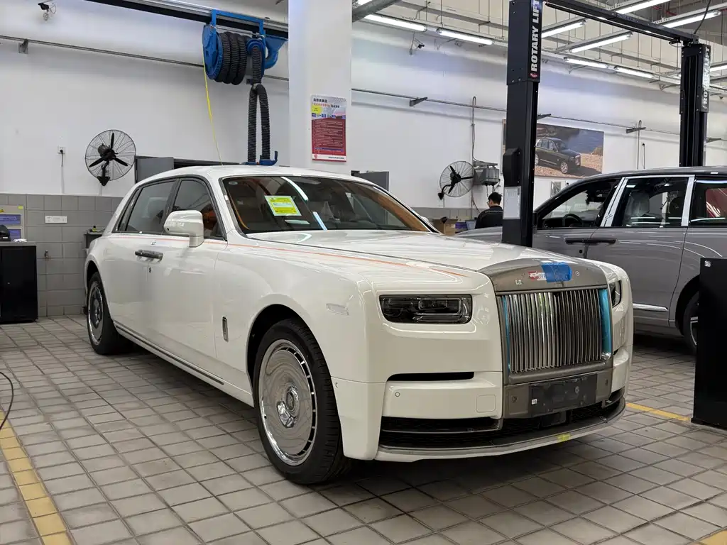 Rolls-Royce Phantom 0
