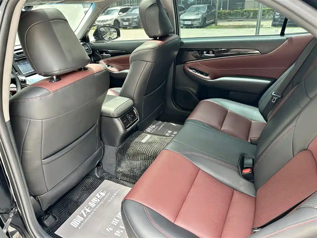Toyota Crown 2018 2.0T Sport