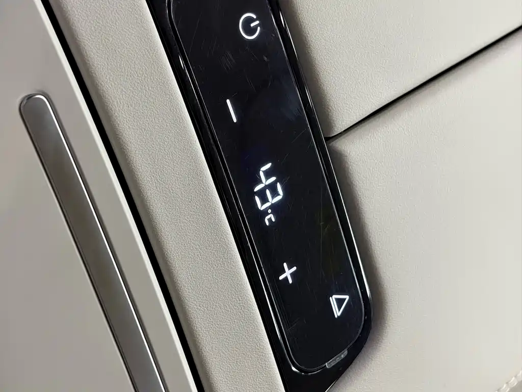 BYD Xia — миниатюра 9