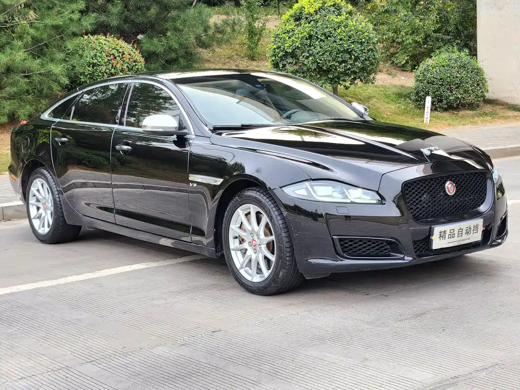 Jaguar XJ — миниатюра 7