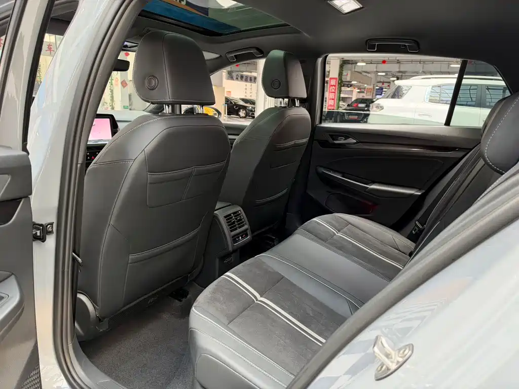 Volkswagen Golf — миниатюра 8