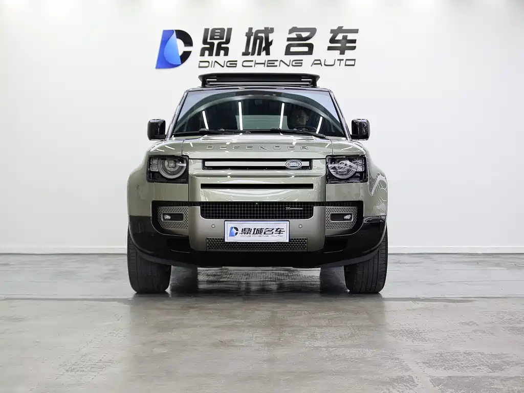 LAND ROVER DEFENDER