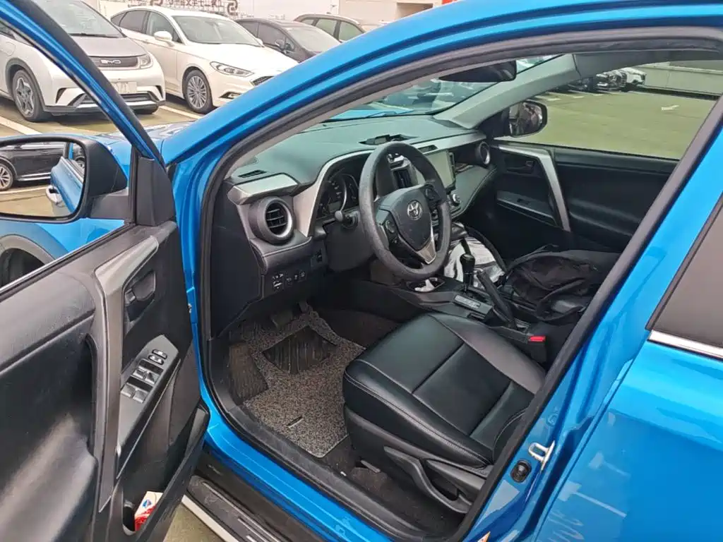 Toyota RAV4 — миниатюра 16