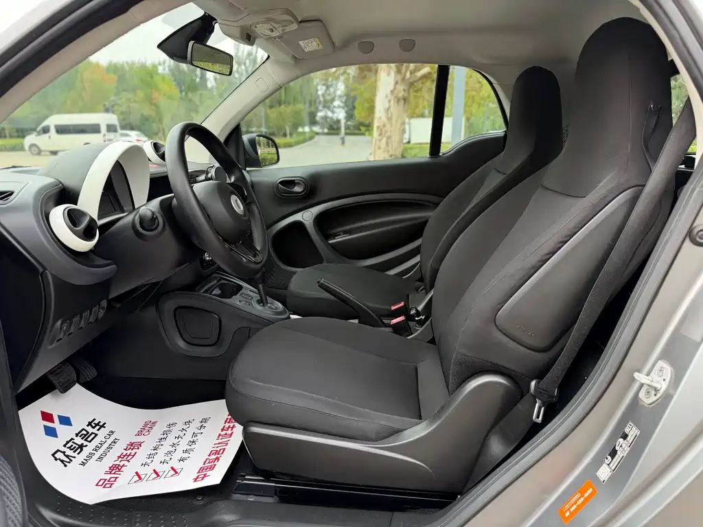 smart Smart Fortwo — миниатюра 6