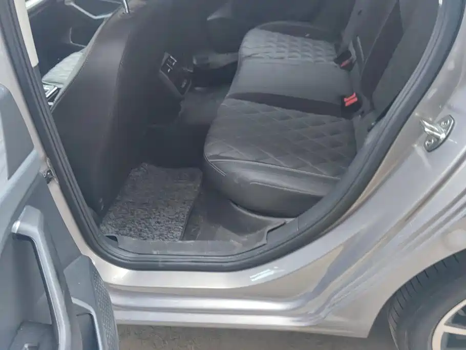 Volkswagen Sagitar — миниатюра 11