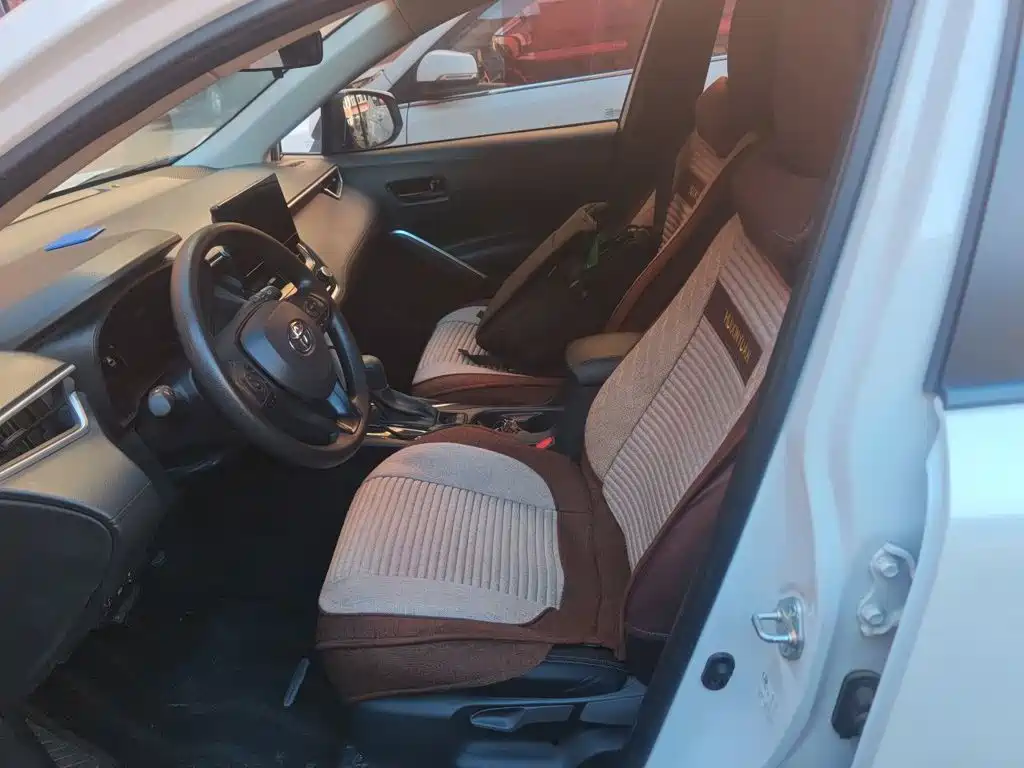 Toyota Corolla Cross — миниатюра 11