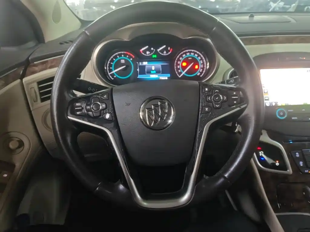 Buick LaCrosse — миниатюра 11