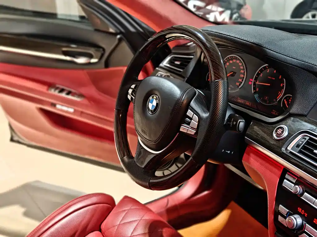 BMW 7 Series — миниатюра 16