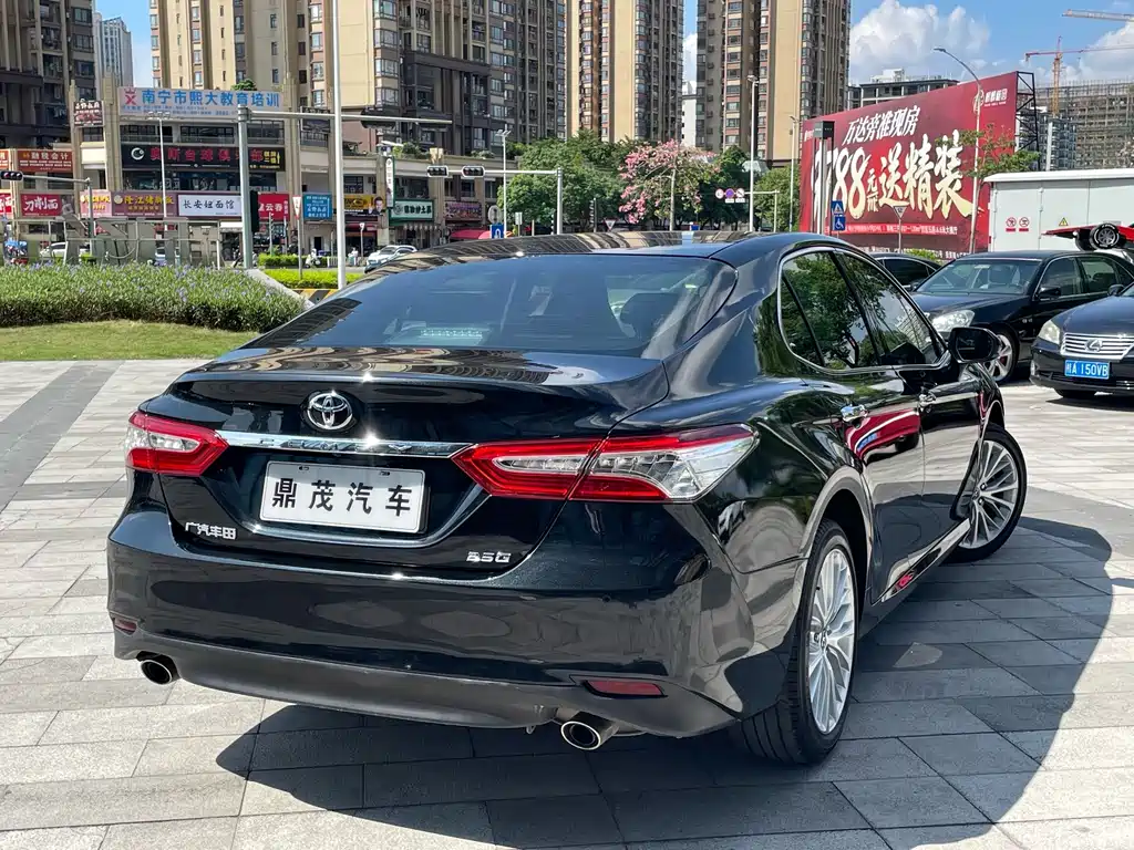 Toyota Camry — миниатюра 7