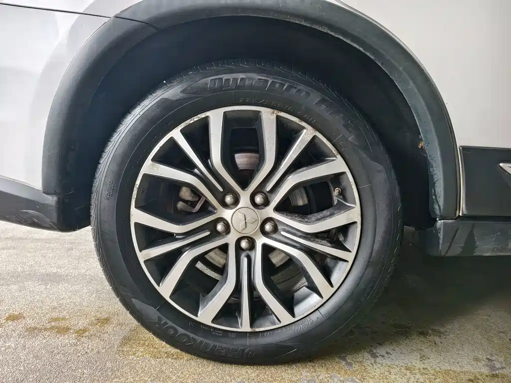 Mitsubishi Outlander — миниатюра 15
