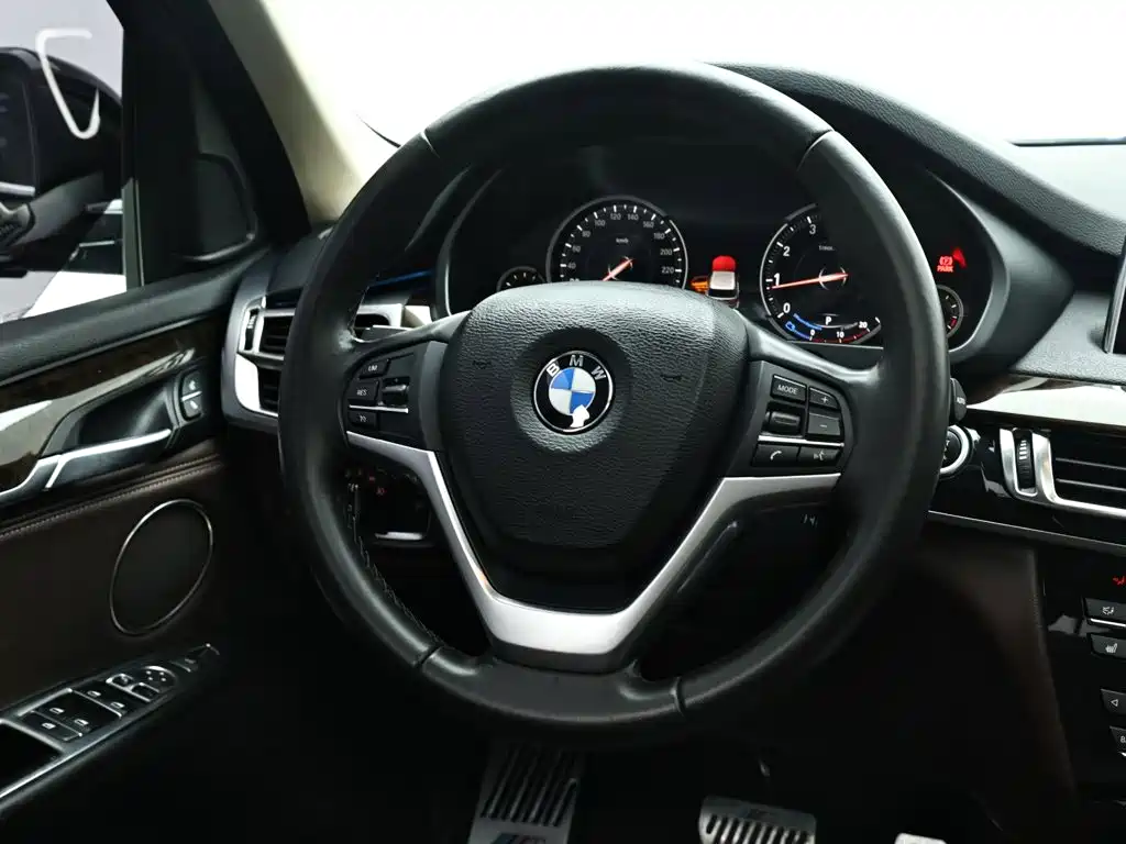 BMW X5 (Import) — миниатюра 17