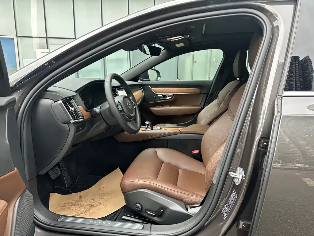 Volvo S90 — миниатюра 8