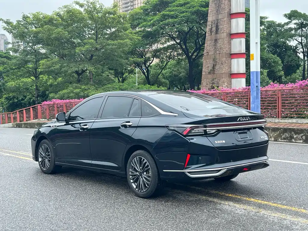 DONGFENG YI HYUN MAX