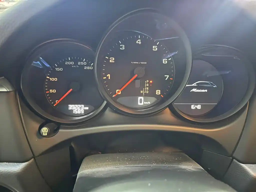 Porsche Macan — миниатюра 9