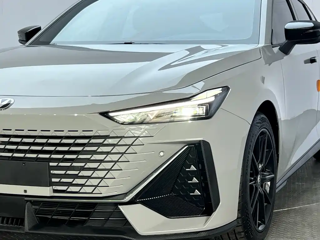 Changan UNI-V — миниатюра 4
