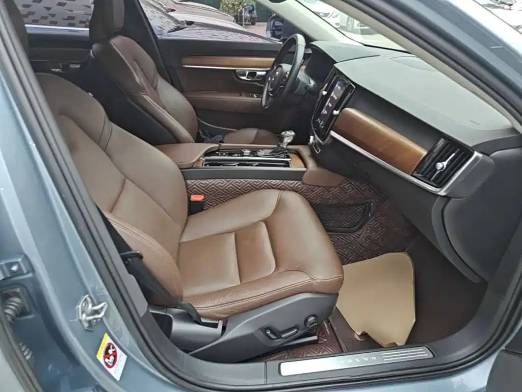Volvo S90 — миниатюра 25