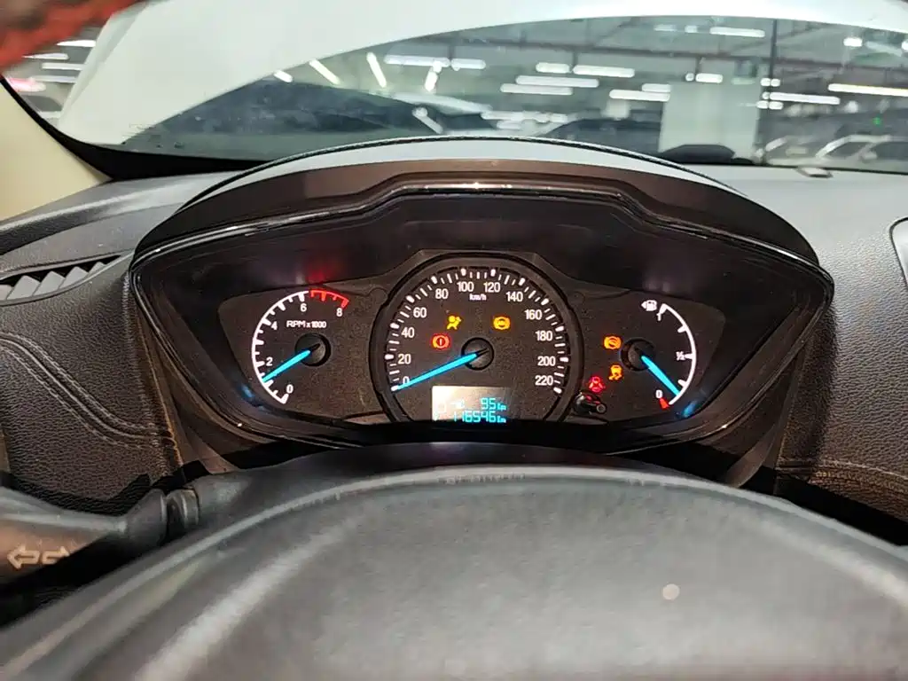 Ford Escort — миниатюра 12