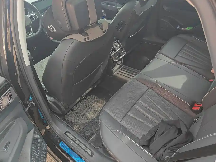 Volkswagen Passat — миниатюра 11