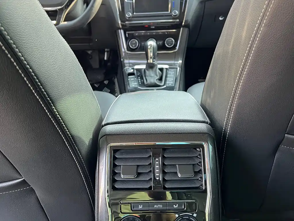Volkswagen Passat — миниатюра 13
