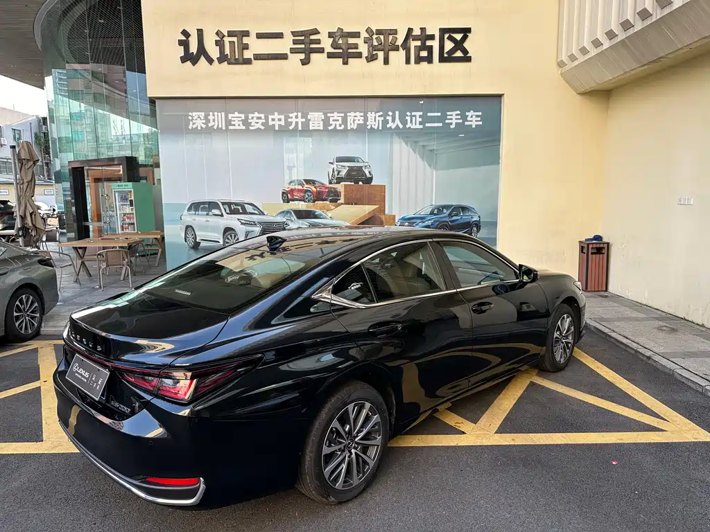 Lexus ES — миниатюра 26