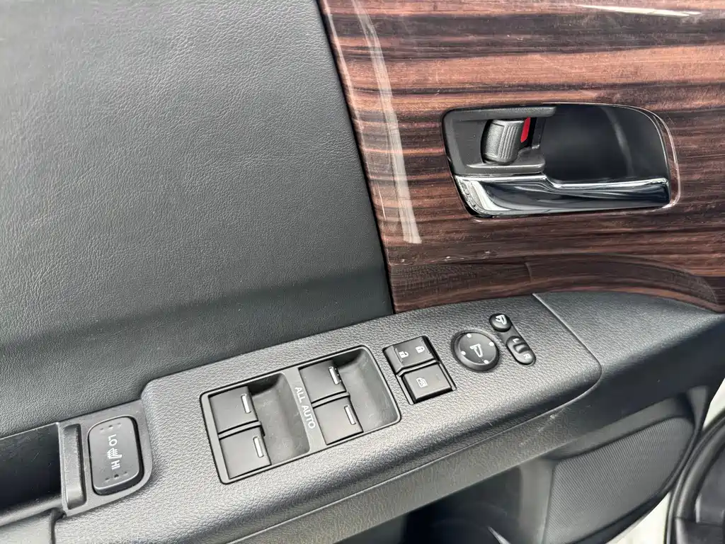 Honda Elysion — миниатюра 9