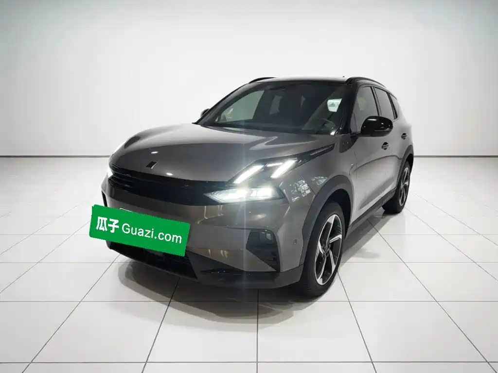 Lynk & Co 06