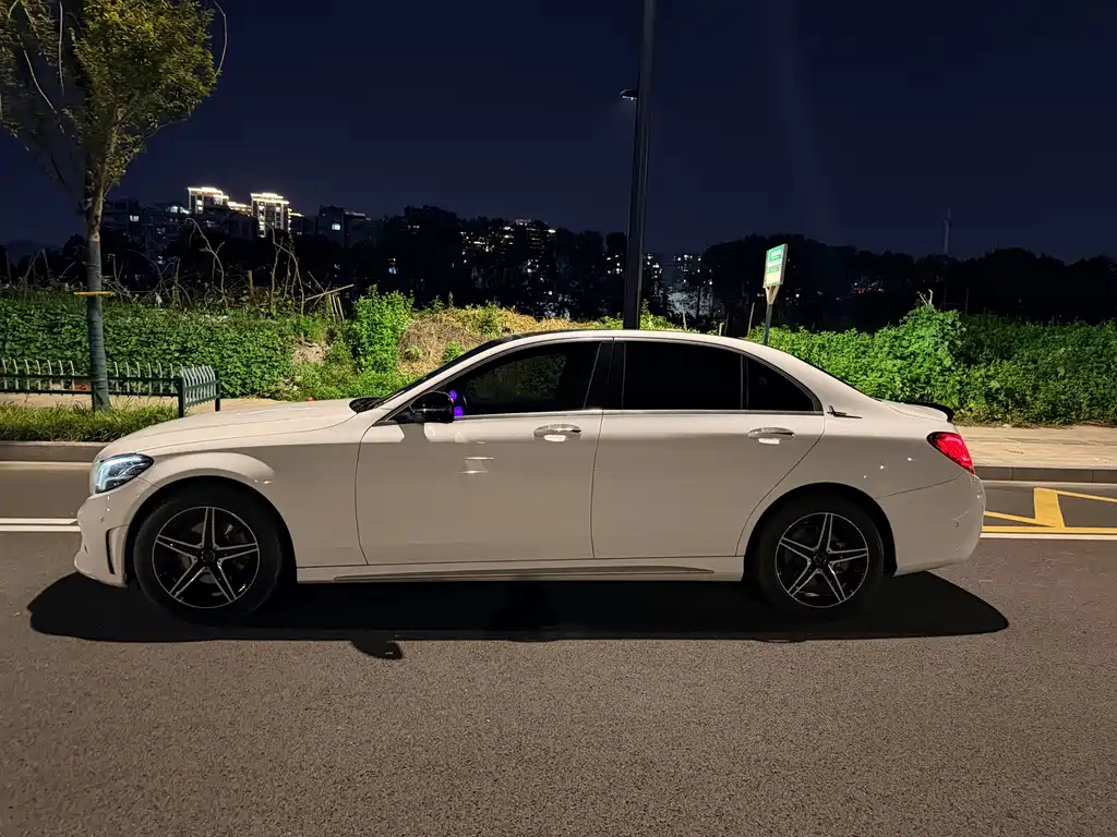 Mercedes-Benz C-Class — миниатюра 3