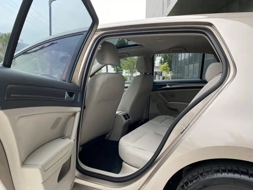 Volkswagen Golf — миниатюра 23