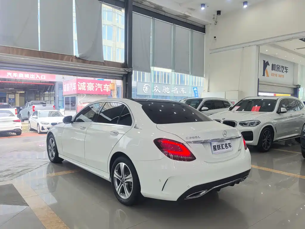 Mercedes-Benz C-Class — миниатюра 4