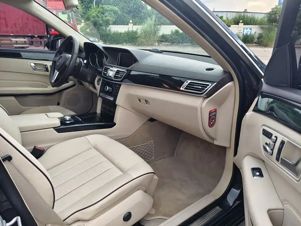 Mercedes-Benz E-Class — миниатюра 9