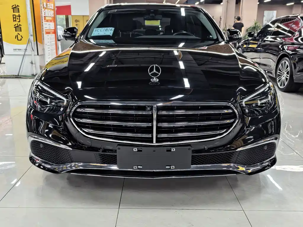 Mercedes-Benz E-Class — миниатюра 2