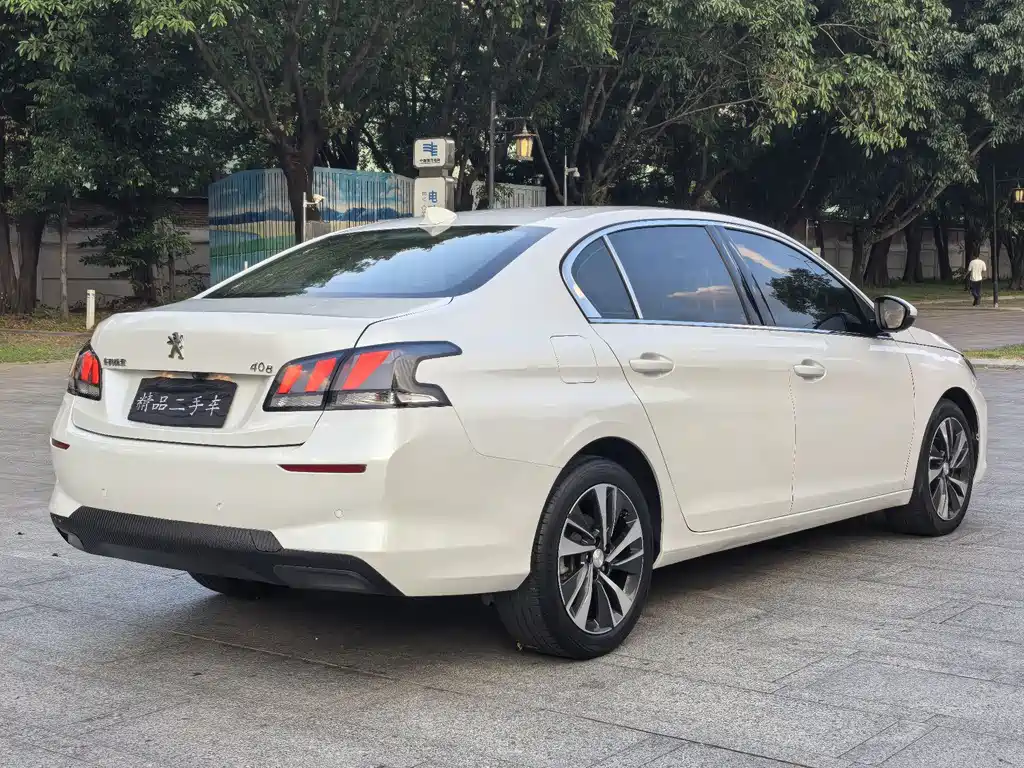 Peugeot 408 — миниатюра 7