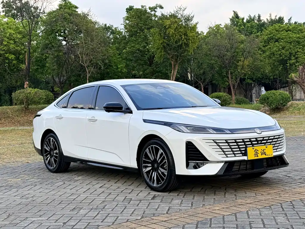 Changan Eado — миниатюра 2