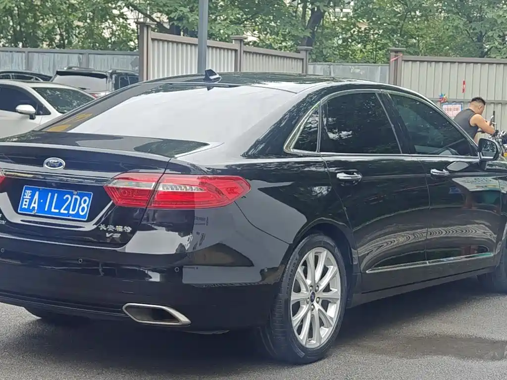 Ford Taurus 2017 EcoBoost 325 V6 Flagship