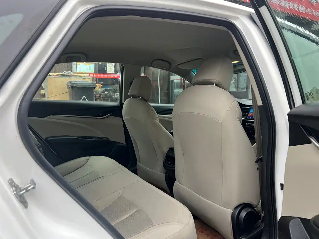 Buick Excelle — миниатюра 10