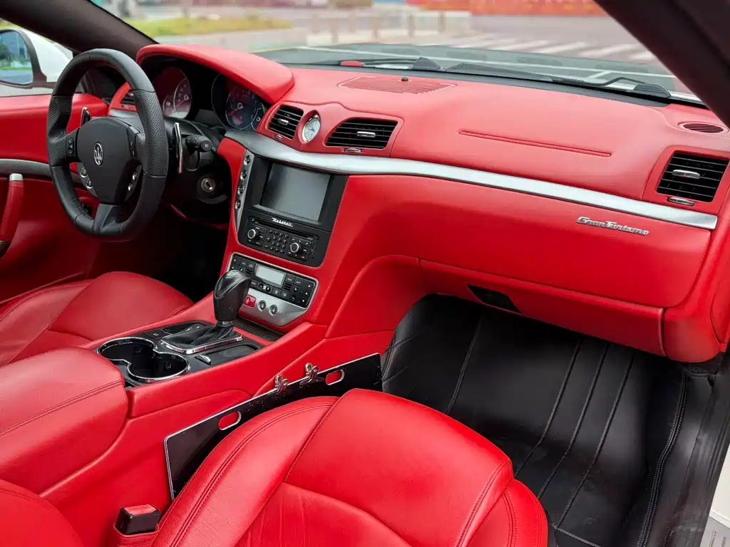 Maserati GranTurismo — миниатюра 14