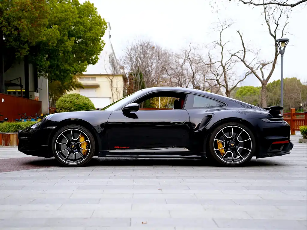 Porsche 911 2023 Turbo S 3.7T