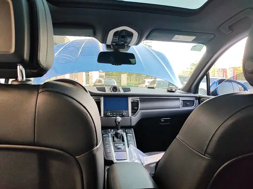 Porsche Macan — миниатюра 18