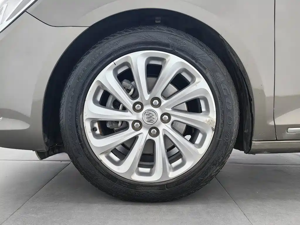 Buick LaCrosse — миниатюра 17