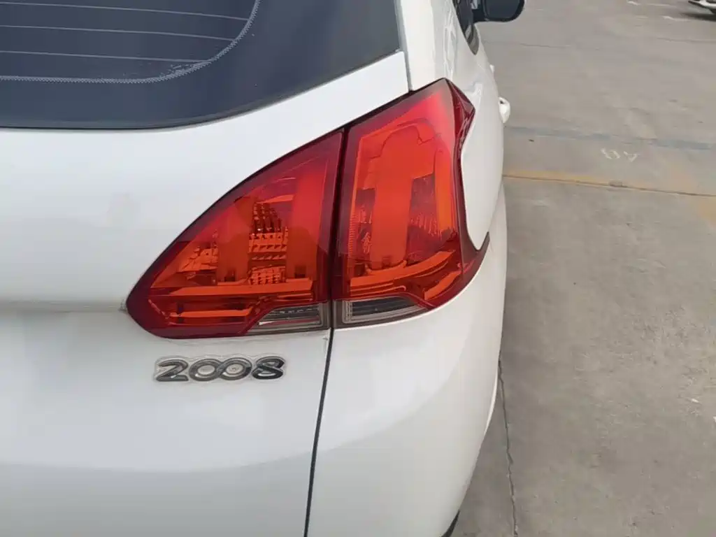 Peugeot 2008 — миниатюра 8