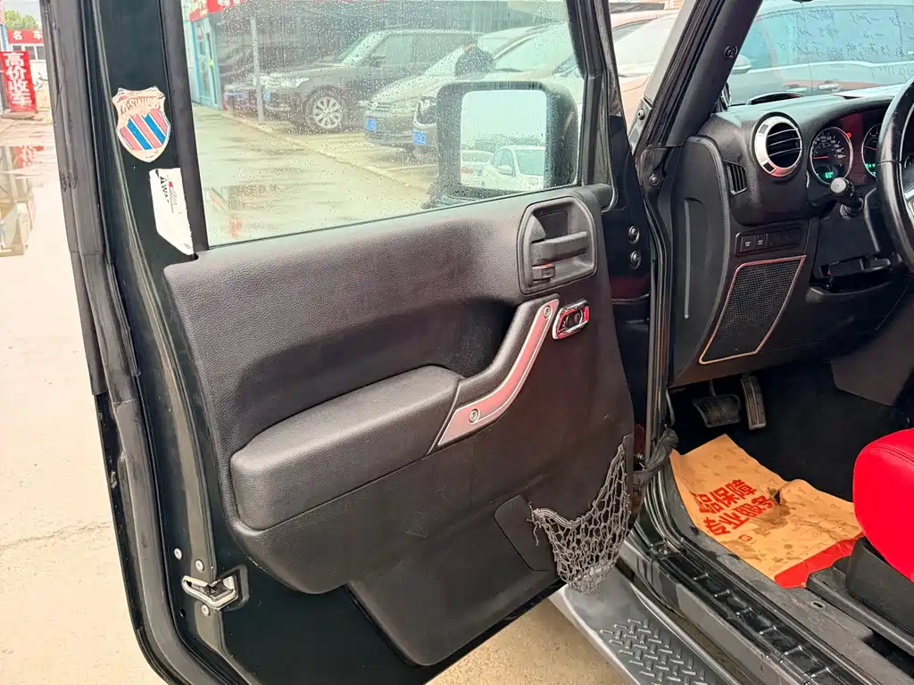 Jeep Wrangler — миниатюра 8